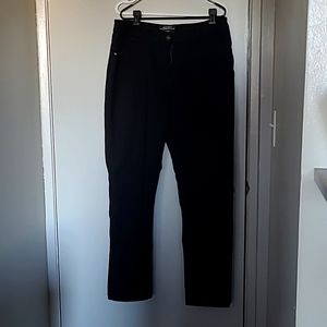 EUC Black snake print Penningtons pants size 16